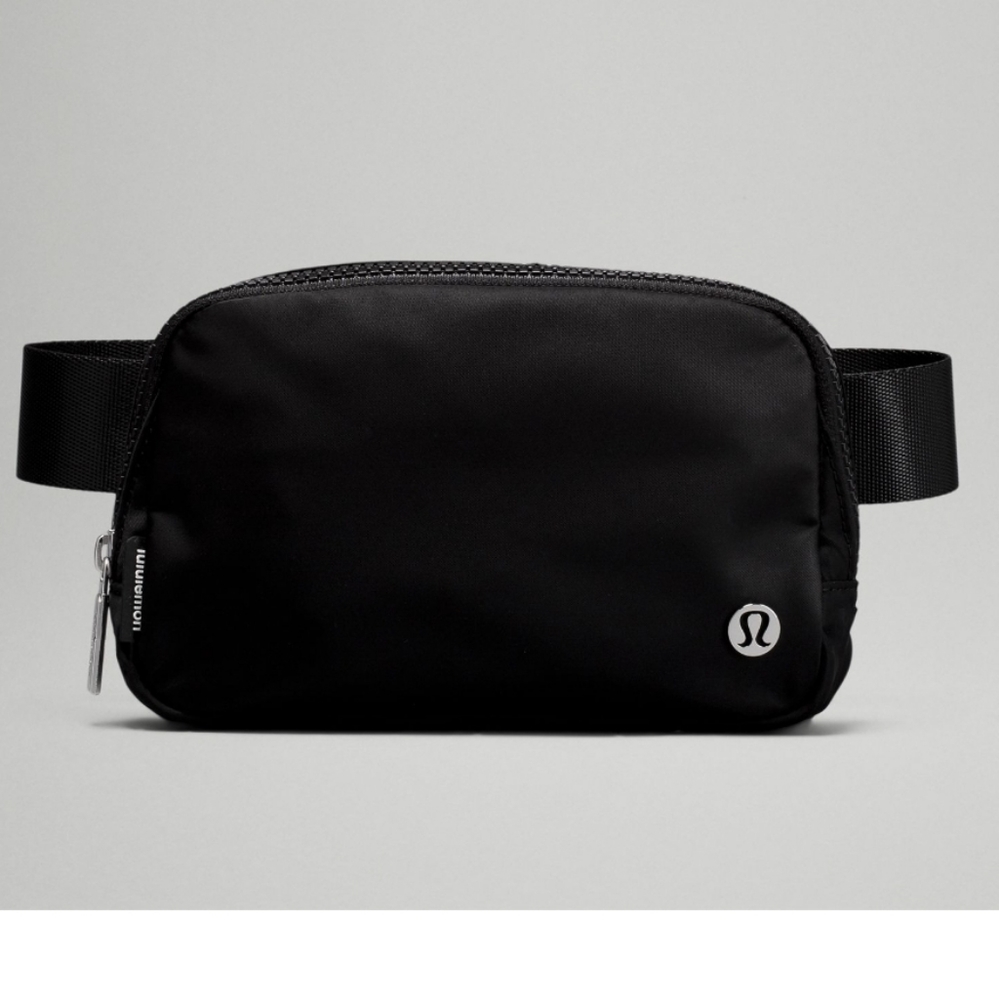 NWT Lululemon Everywhere Belt Bag in Black - Picture 1 of 5